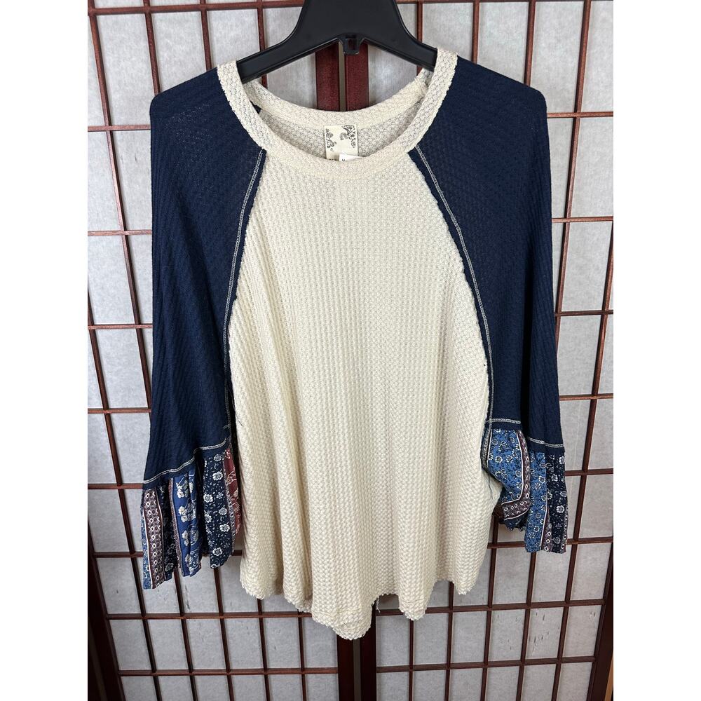 Blu Pepper long-sleeve, v-neck waffle knit top with dark blue raglan sleeves